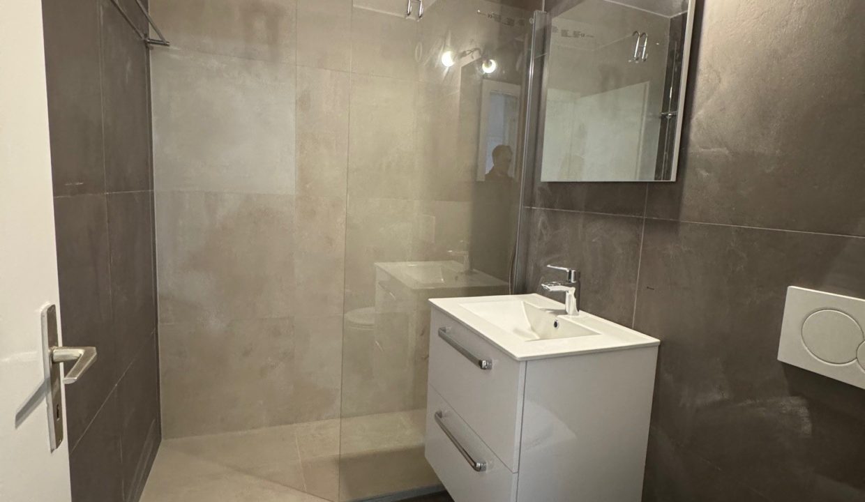 Salle de douche 2 pièces