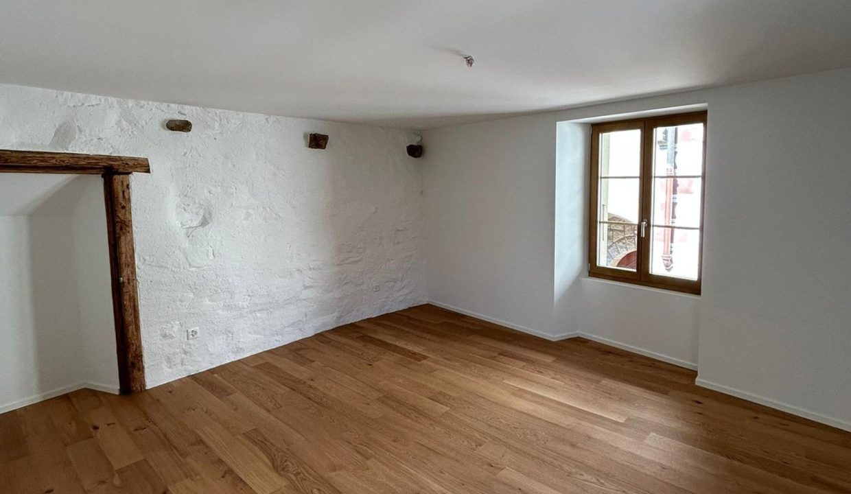 1217921f190e3b25b8ba09834fbfae57