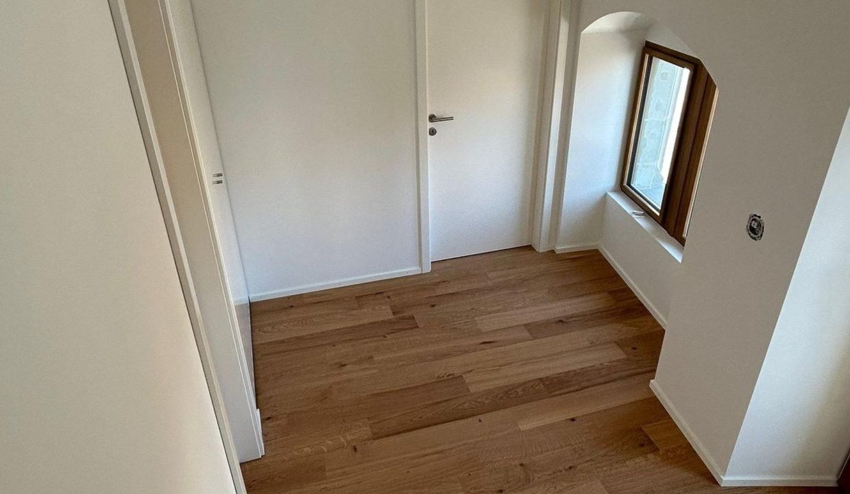 8987e4ad7f589a3f12a19029d8d273cf